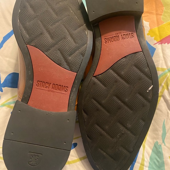 One pair of men shoes size 9 - Picture 2 of 4